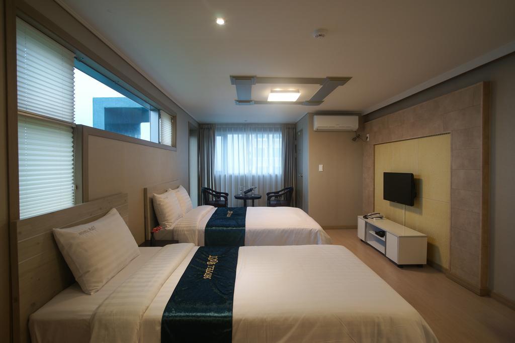 ג'גו R&T Hotel חדר תמונה